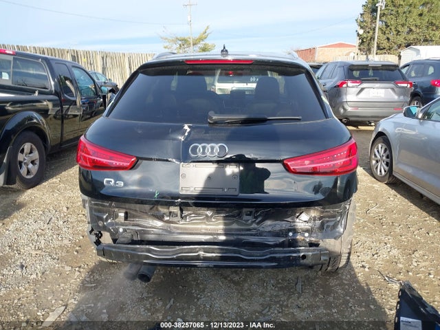 WA1HCCFS9HR017773 Audi Q3 2.0t Premium
