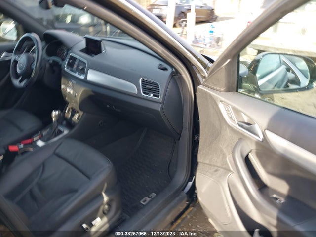 WA1HCCFS9HR017773 Audi Q3 2.0t Premium