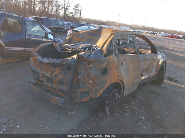 Ford ESCAPE SE 2017 1FMCU0GD8HUB48553 Image 4
