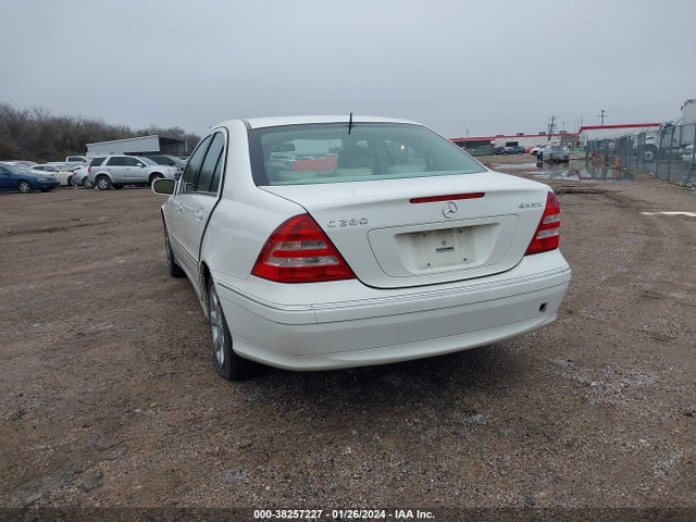 2006 MERCEDES-BENZ C-CLASS WDBRF92H56F767795 Photo 2