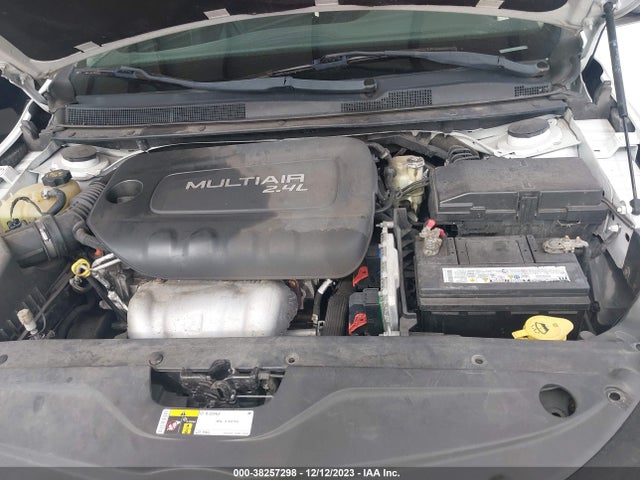 Chrysler 200 Limited 2015 1C3CCCAB0FN743098 Image 10