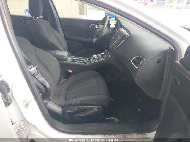 Chrysler 200 Limited 2015 1C3CCCAB0FN743098 Image 5