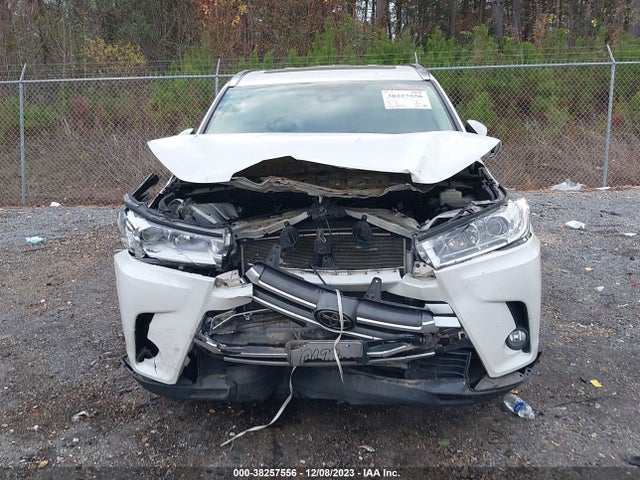 2018 TOYOTA HIGHLANDER XLE VIN: 5TDKZRFH0JS538745