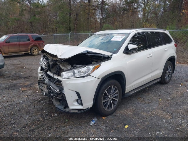 2018 TOYOTA HIGHLANDER XLE VIN: 5TDKZRFH0JS538745
