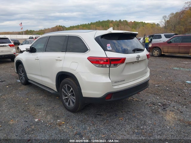 2018 TOYOTA HIGHLANDER XLE VIN: 5TDKZRFH0JS538745