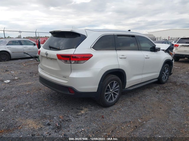 2018 TOYOTA HIGHLANDER XLE VIN: 5TDKZRFH0JS538745