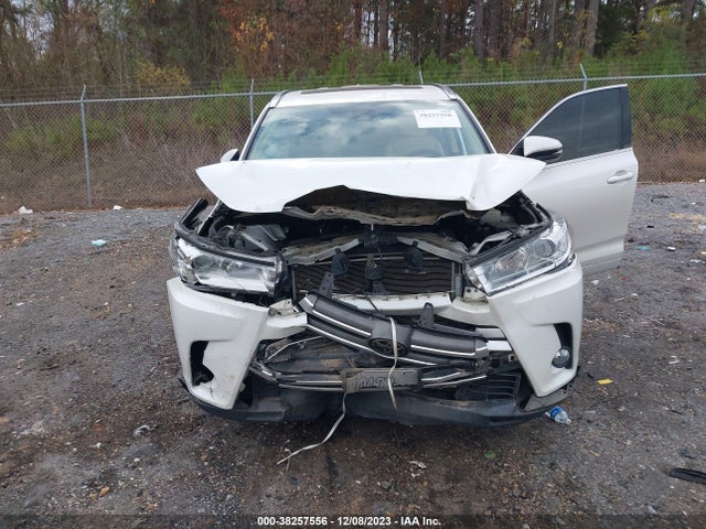 2018 TOYOTA HIGHLANDER XLE VIN: 5TDKZRFH0JS538745