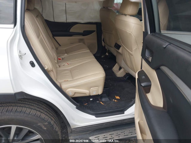 2018 TOYOTA HIGHLANDER XLE VIN: 5TDKZRFH0JS538745