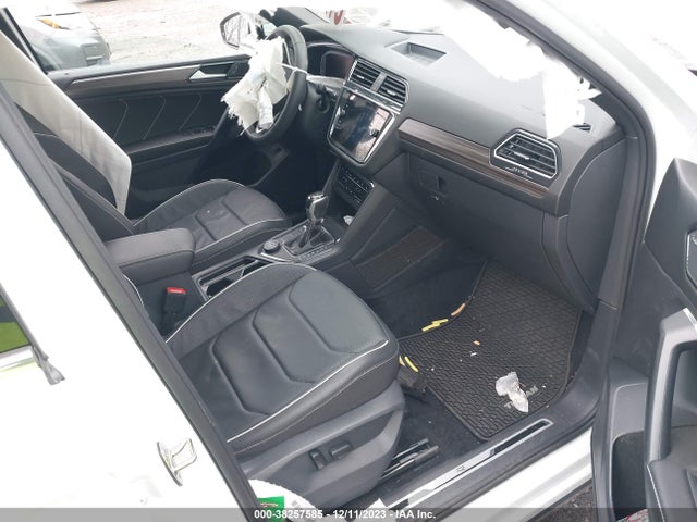 3VV4B7AX0PM047182 Volkswagen Tiguan 2.0t Sel R-line