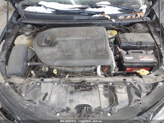 Chrysler 200 S 2015 1C3CCCDG8FN636663 Image 10