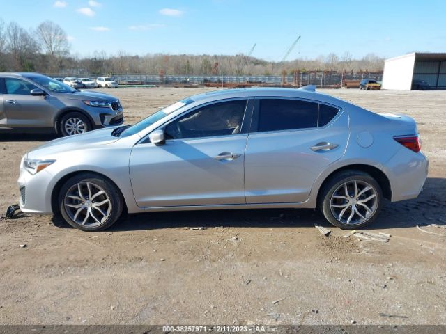 19UDE2F75NA001361 Acura Ilx Premium Package