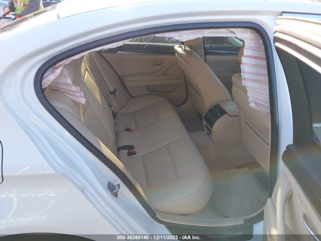 BMW 528i Xdrive 2014 WBA5A7C50ED615325 Image 8