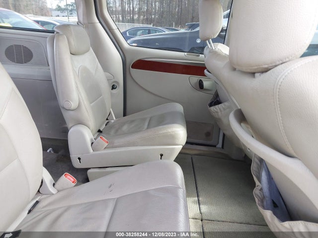 2005 CHRYSLER TOWN & COUNTRY LIMITED VIN: 2C8GP64L45R436217