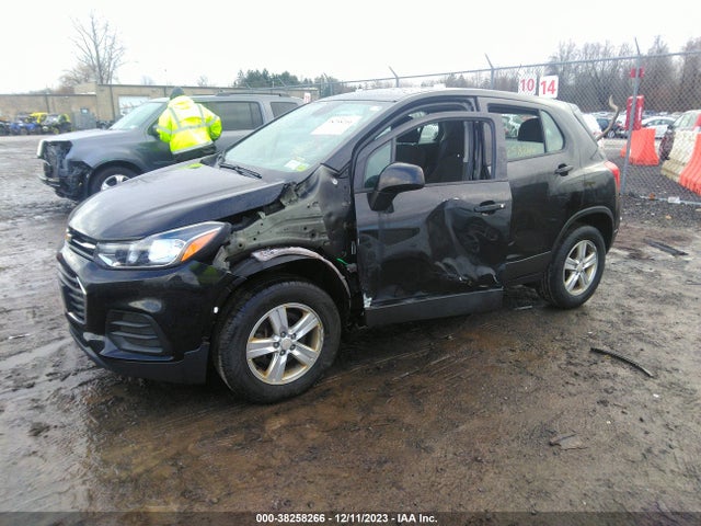Chevrolet TRAX LS 2017 3GNCJNSBXHL220354 Image 2