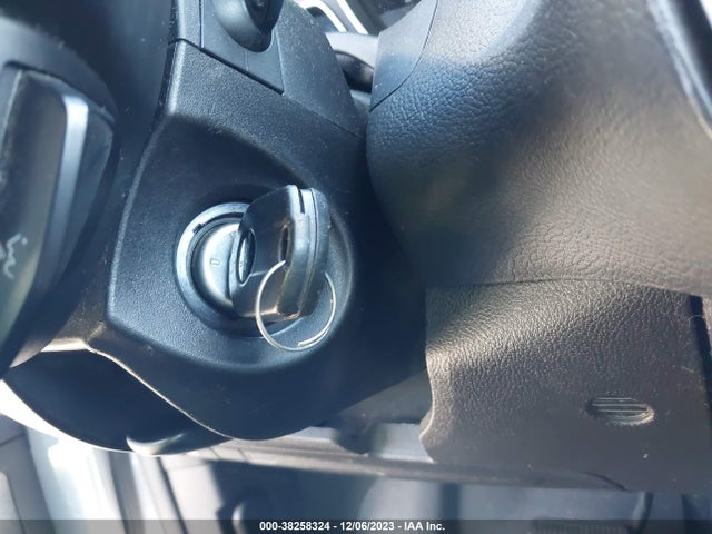 2013 FORD FOCUS SE VIN: 1FADP3K2XDL227655