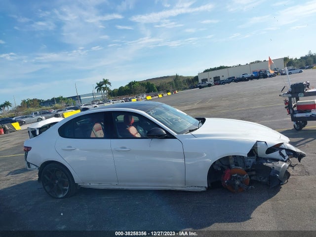 ZARFAMBN5L7635482 Alfa Romeo Giulia Ti Rwd
