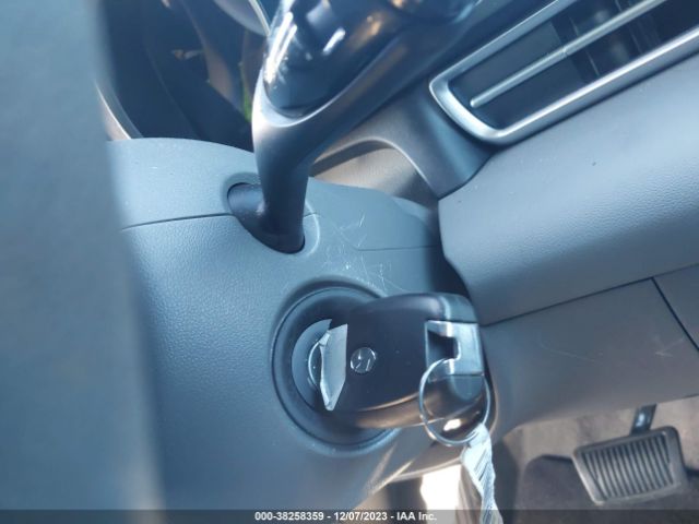 KMHLL4AG6PU483533 Hyundai ELANTRA SE
