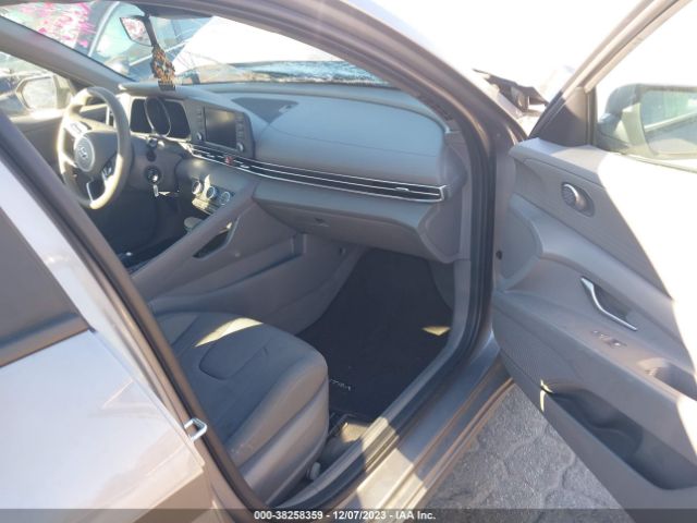 KMHLL4AG6PU483533 Hyundai ELANTRA SE
