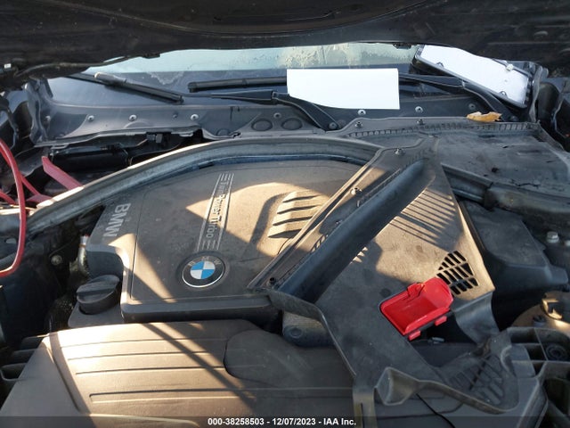 BMW 320i Xdrive 2014 WBA3C3G54ENS68399 Image 10