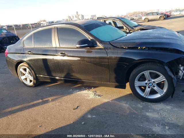 BMW 320i Xdrive 2014 WBA3C3G54ENS68399 Image 13