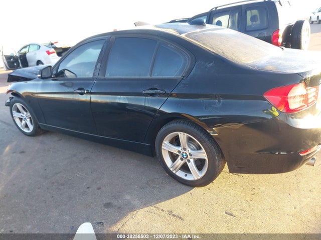 BMW 320i Xdrive 2014 WBA3C3G54ENS68399 Image 14