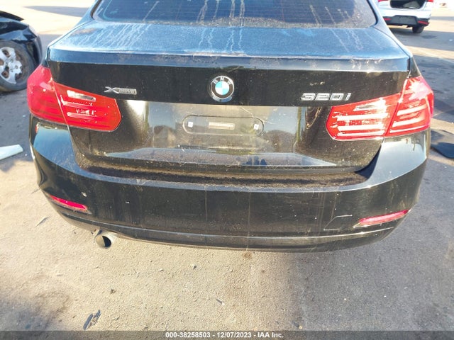 BMW 320i Xdrive 2014 WBA3C3G54ENS68399 Image 16
