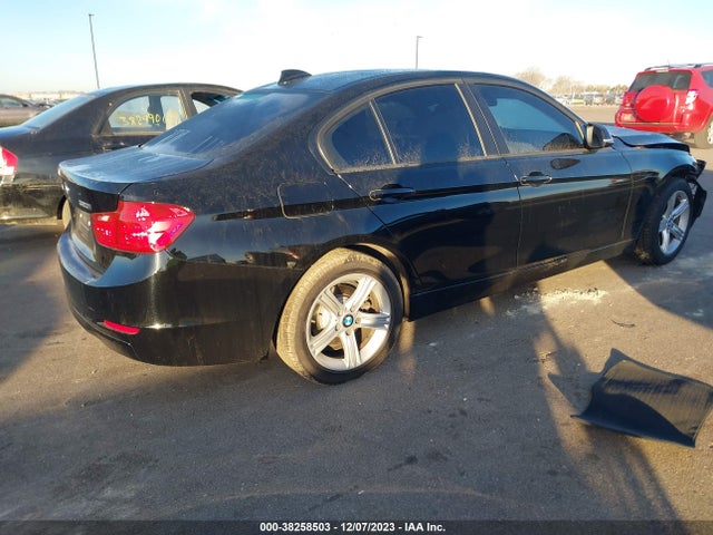 BMW 320i Xdrive 2014 WBA3C3G54ENS68399 Image 4