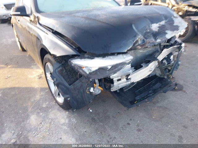 BMW 320i Xdrive 2014 WBA3C3G54ENS68399 Image 6