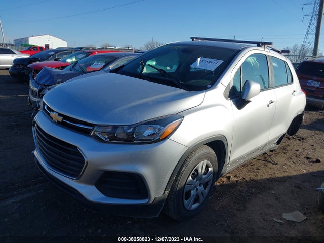 Chevrolet TRAX LS 2017 3GNCJKSB6HL216851 Image 2