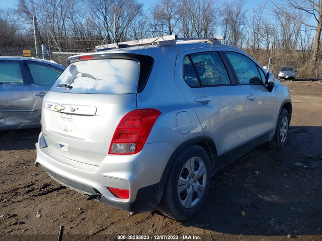 Chevrolet TRAX LS 2017 3GNCJKSB6HL216851 Image 4