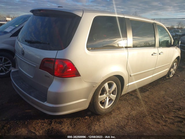 2010 VOLKSWAGEN ROUTAN SEL VIN: 2V4RW5DX9AR325088