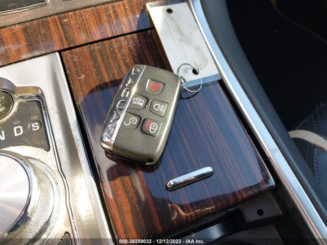 2015 JAGUAR XF SAJWJ0FF3F8U88553 Photo 10