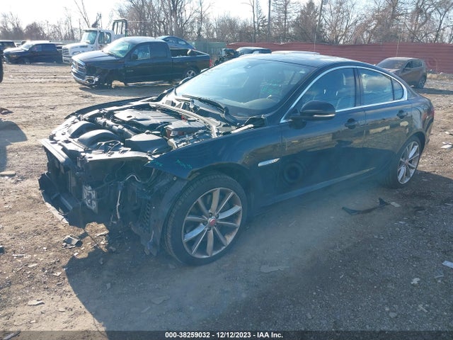 2015 JAGUAR XF SAJWJ0FF3F8U88553 Photo 1