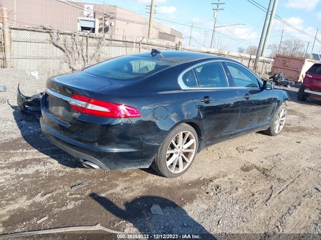 2015 JAGUAR XF SAJWJ0FF3F8U88553 Photo 3