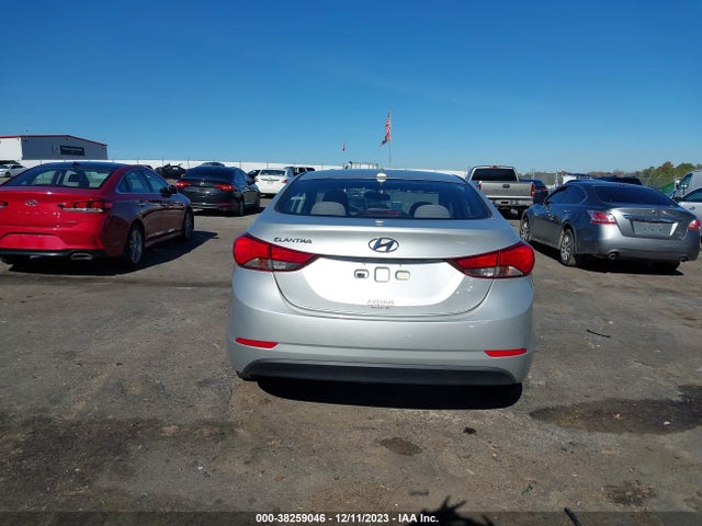 2016 HYUNDAI ELANTRA SE VIN: 5NPDH4AE2GH684901