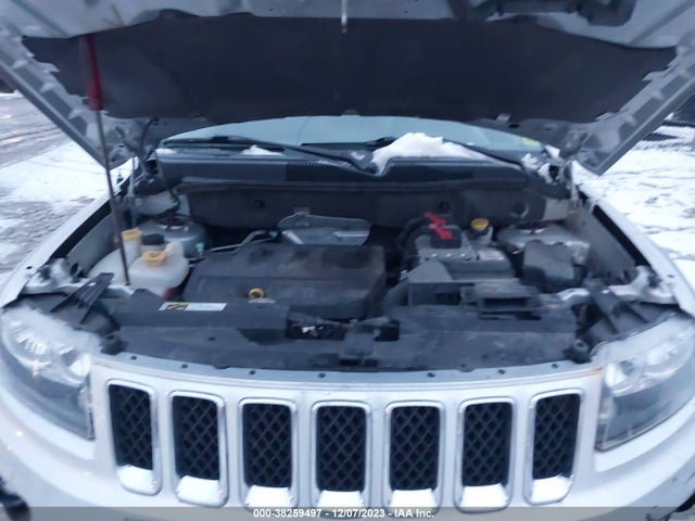 1C4NJDEB1ED616889 Jeep Compass Latitude