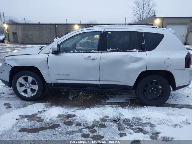 1C4NJDEB1ED616889 Jeep Compass Latitude