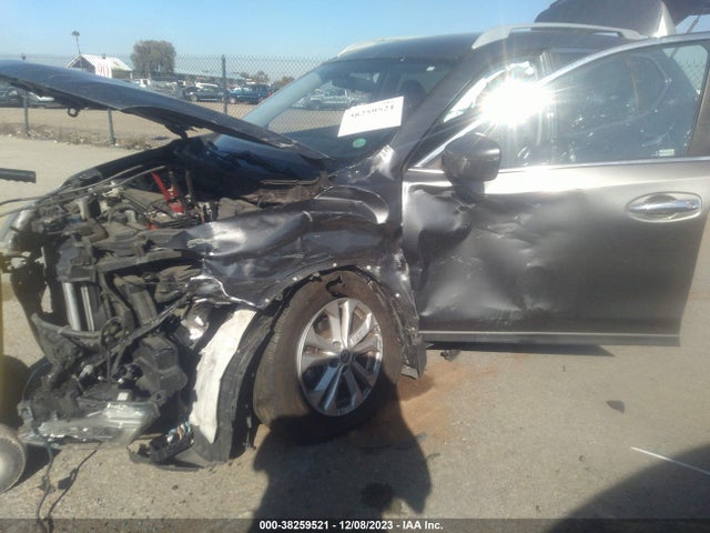 2018 NISSAN ROGUE S VIN: 5N1AT2MT2JC838179
