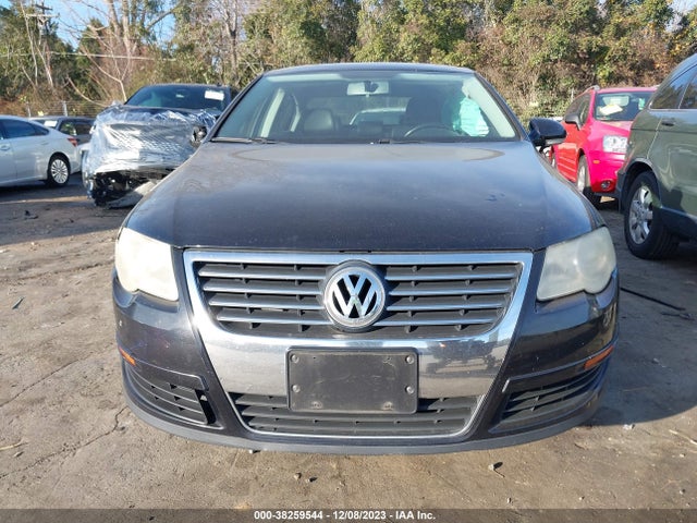 2008 VOLKSWAGEN PASSAT KOMFORT VIN: WVWAK73C18P052785