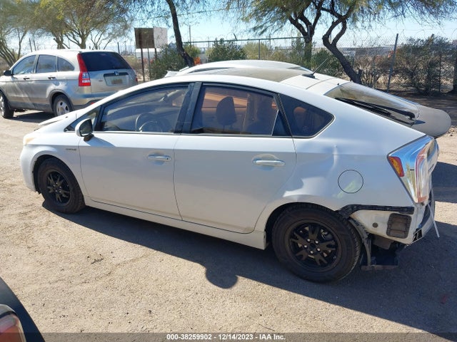 2013 TOYOTA PRIUS THREE VIN: JTDKN3DU8D5590613