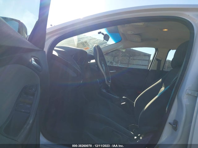 2014 FORD FOCUS SE VIN: 1FADP3F28EL454838