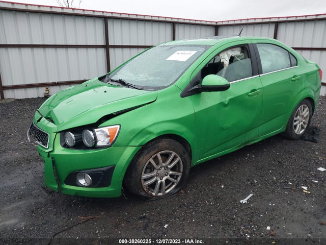 Chevrolet Sonic Lt Auto 2014 1G1JC5SB2E4216688 Image 2