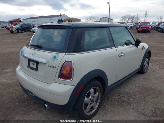 2007 MINI COOPER WMWMF33527TT52978 Photo 3