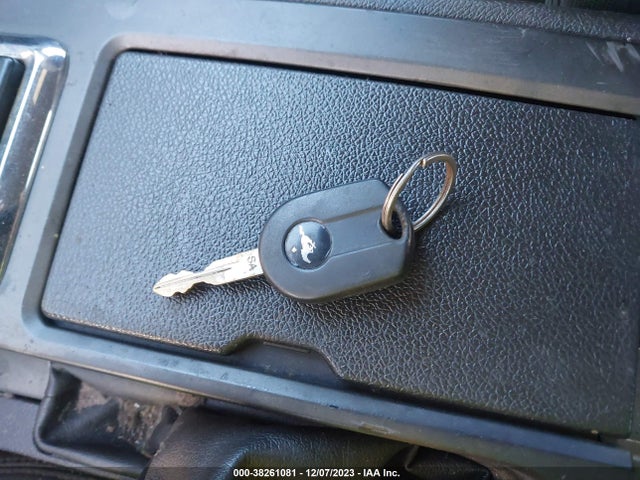 2014 FORD MUSTANG V6 VIN: 1ZVBP8AM5E5218608