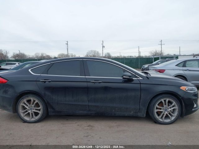 3FA6P0RU1KR182229 Ford Fusion Hybrid Titanium