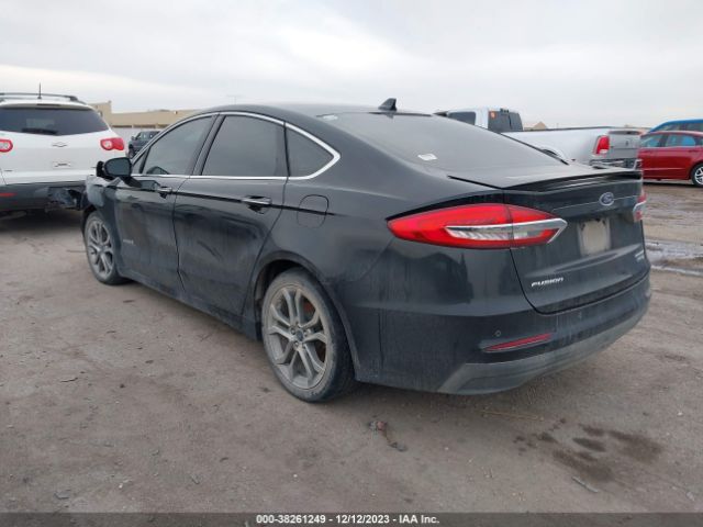 3FA6P0RU1KR182229 Ford Fusion Hybrid Titanium