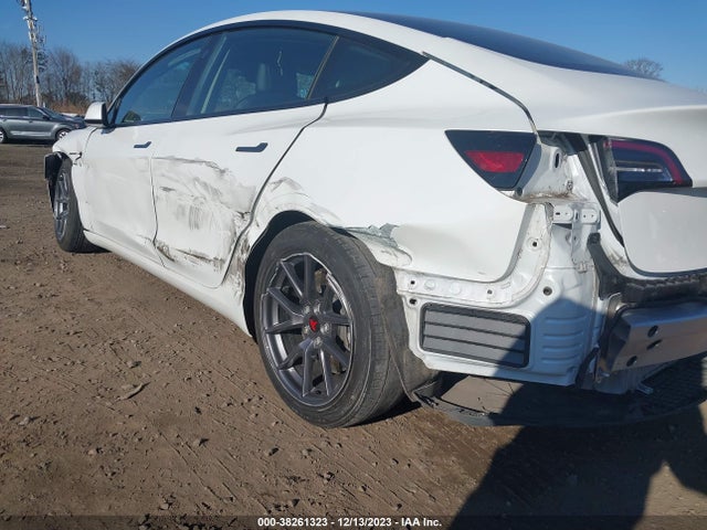 2021 TESLA MODEL 3 5YJ3E1EAXMF867712 Photo 5
