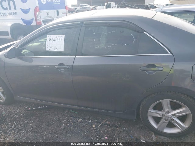 2014 TOYOTA CAMRY SE VIN: 4T1BF1FK3EU772896