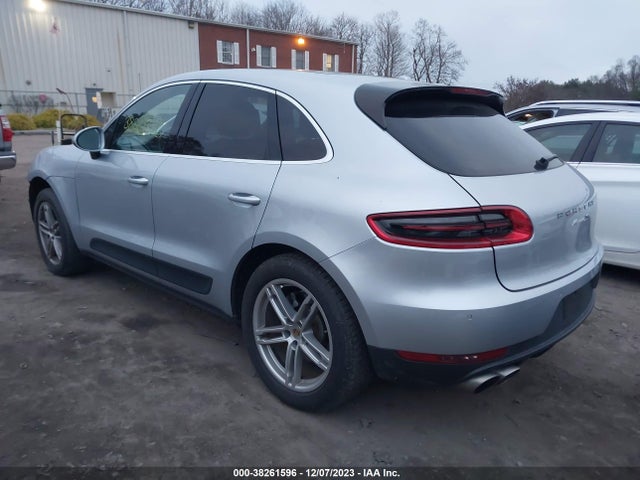 2015 PORSCHE MACAN WP1AB2A51FLB63590 Photo 2