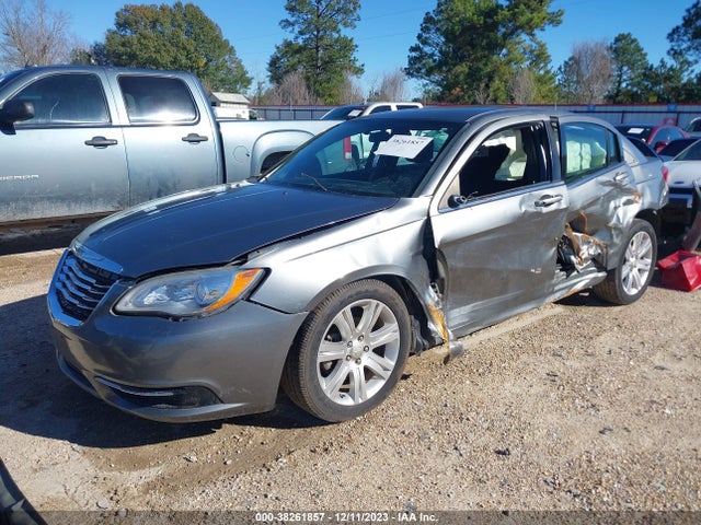 2013 CHRYSLER 200 LX VIN: 1C3CCBAB8DN640258